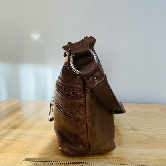 Stone Mountain Accessories Tan Shoulder Bag - Picture 4 of 7